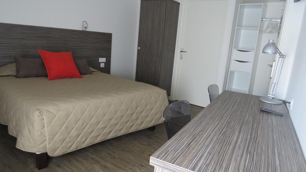 Hotel De Cleves Nevers Bagian luar foto